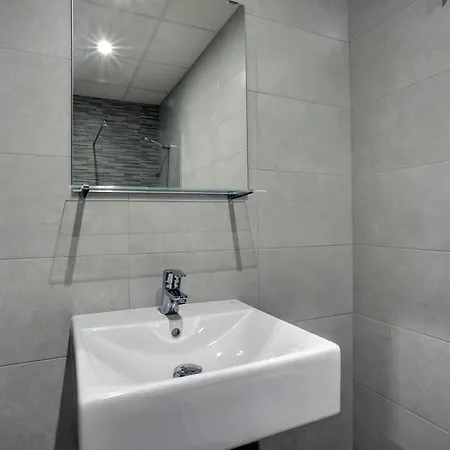 Lewis&peter Remedios *